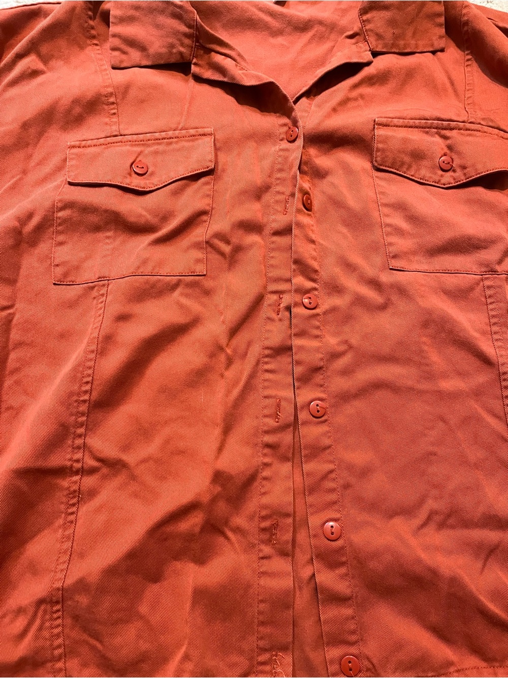 Rust Short-Sleeve Button Front Utility Blouse - Picture 5 of 10